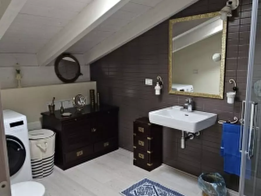 Immagine 28 di Appartamento in affitto  a Sirmione