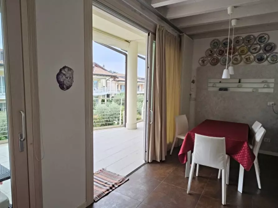 Immagine 3 di Appartamento in affitto  a Sirmione