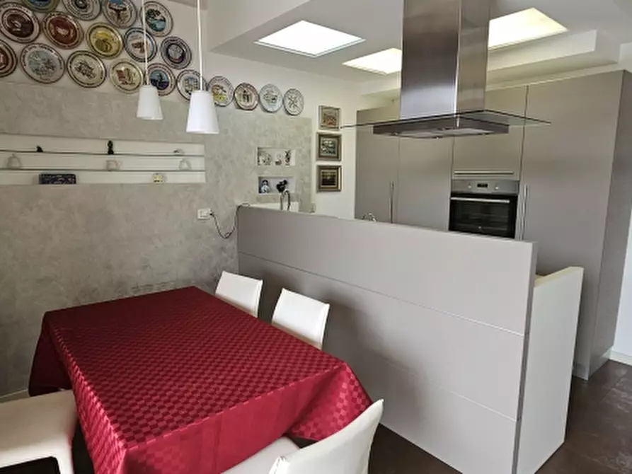 Immagine 4 di Appartamento in affitto  a Sirmione