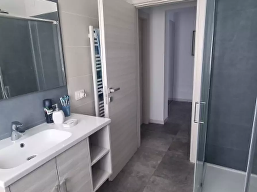 Immagine 11 di Villa in vendita  in Via Bonvicino a Desenzano Del Garda