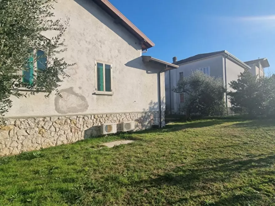 Immagine 5 di Villa in vendita  in Via Bonvicino a Desenzano Del Garda
