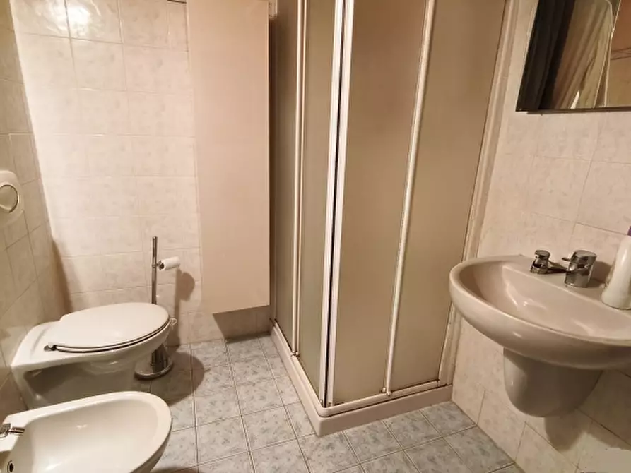 Immagine 4 di Appartamento in vendita  in Via Bonvicino a Desenzano Del Garda