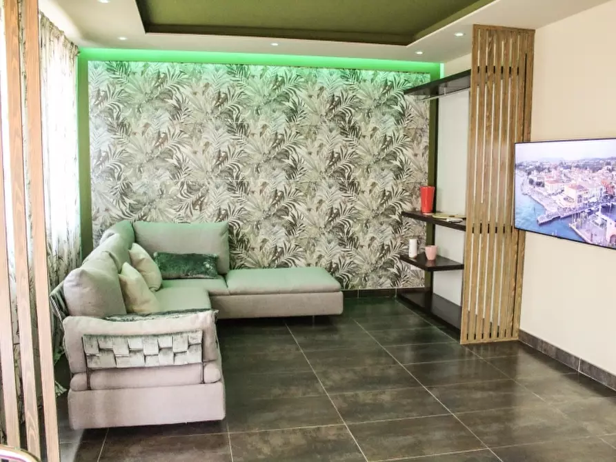 Immagine 2 di Appartamento in vendita  a Desenzano Del Garda