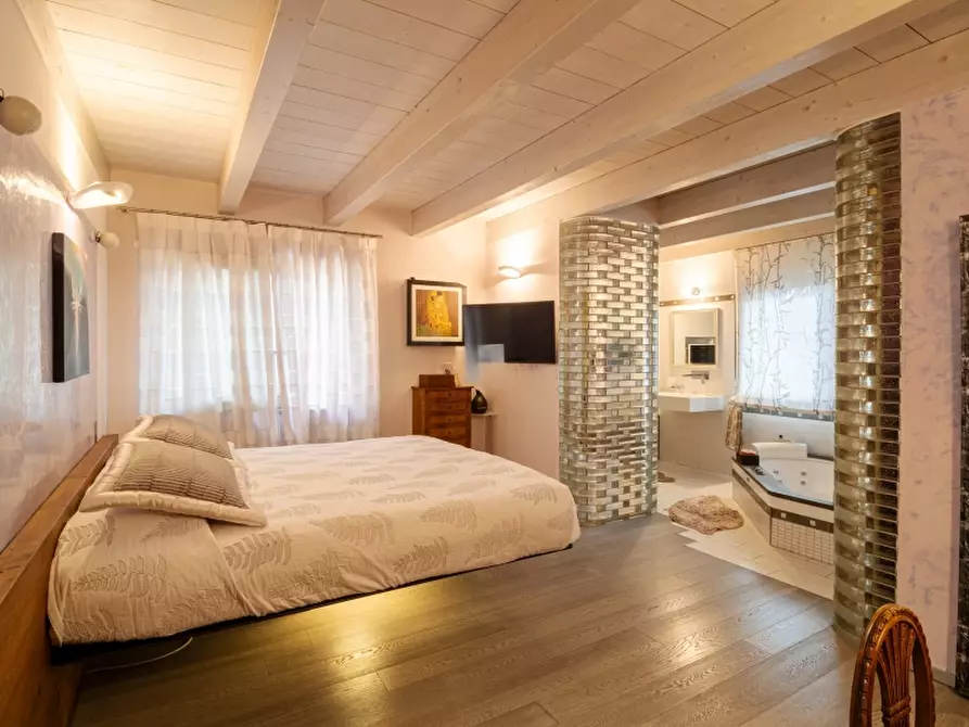 Immagine 10 di Appartamento in vendita  in pastrengo 10 a Desenzano Del Garda