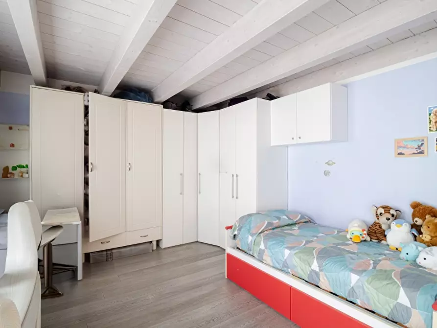 Immagine 13 di Appartamento in vendita  in pastrengo 10 a Desenzano Del Garda