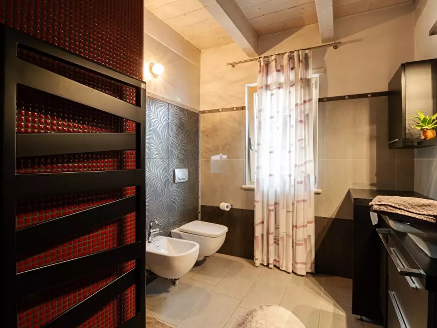 Immagine 15 di Appartamento in vendita  in pastrengo 10 a Desenzano Del Garda