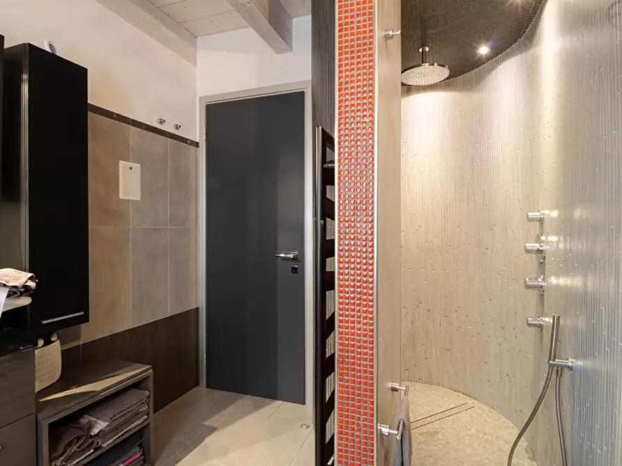 Immagine 16 di Appartamento in vendita  in pastrengo 10 a Desenzano Del Garda