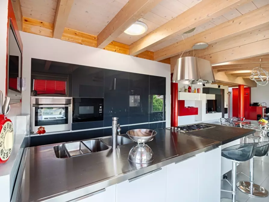 Immagine 3 di Appartamento in vendita  in pastrengo 10 a Desenzano Del Garda