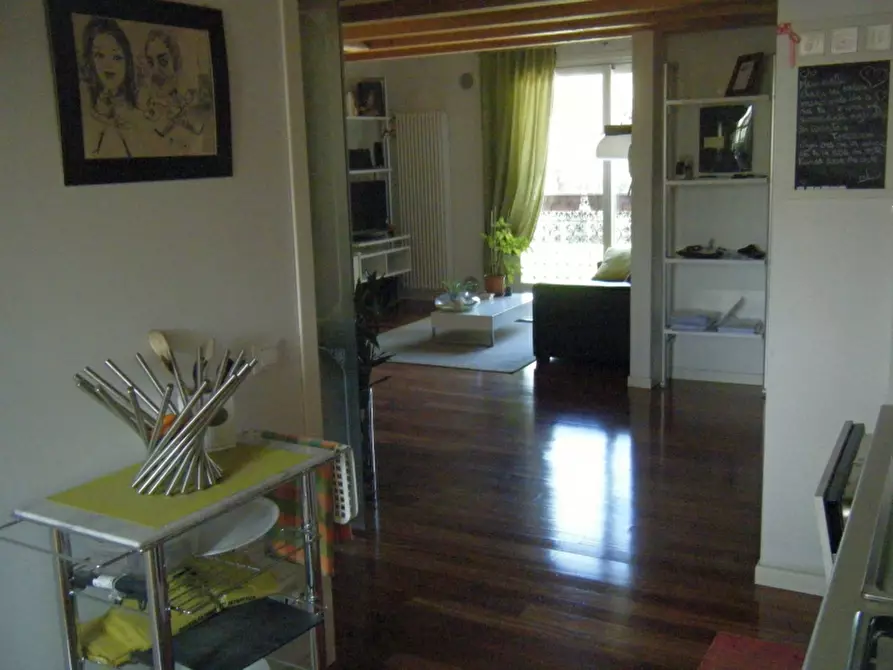 Immagine 1 di Appartamento in vendita  in Via Bonvicino a Desenzano Del Garda