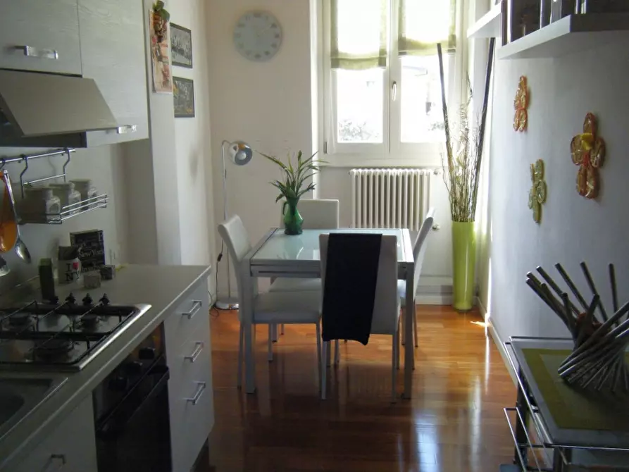 Immagine 2 di Appartamento in vendita  in Via Bonvicino a Desenzano Del Garda