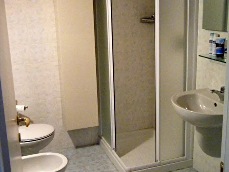 Immagine 6 di Appartamento in vendita  in Via Bonvicino a Desenzano Del Garda