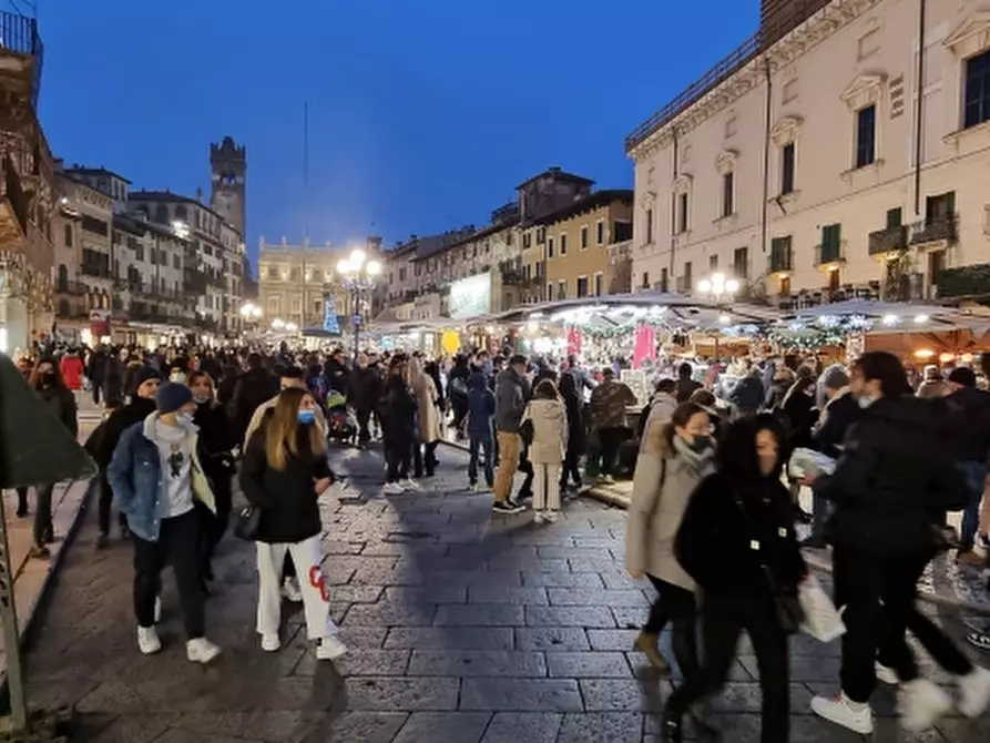 Immagine 1 di Attività commerciale in vendita  in via XX settembre 31 a Brescia