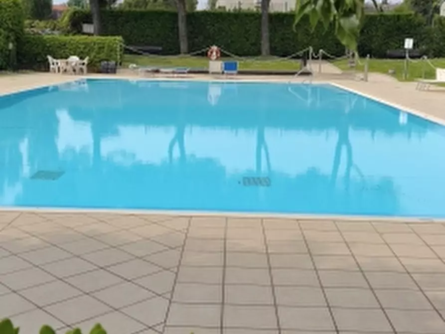 Immagine 1 di Appartamento in vendita  a Desenzano Del Garda