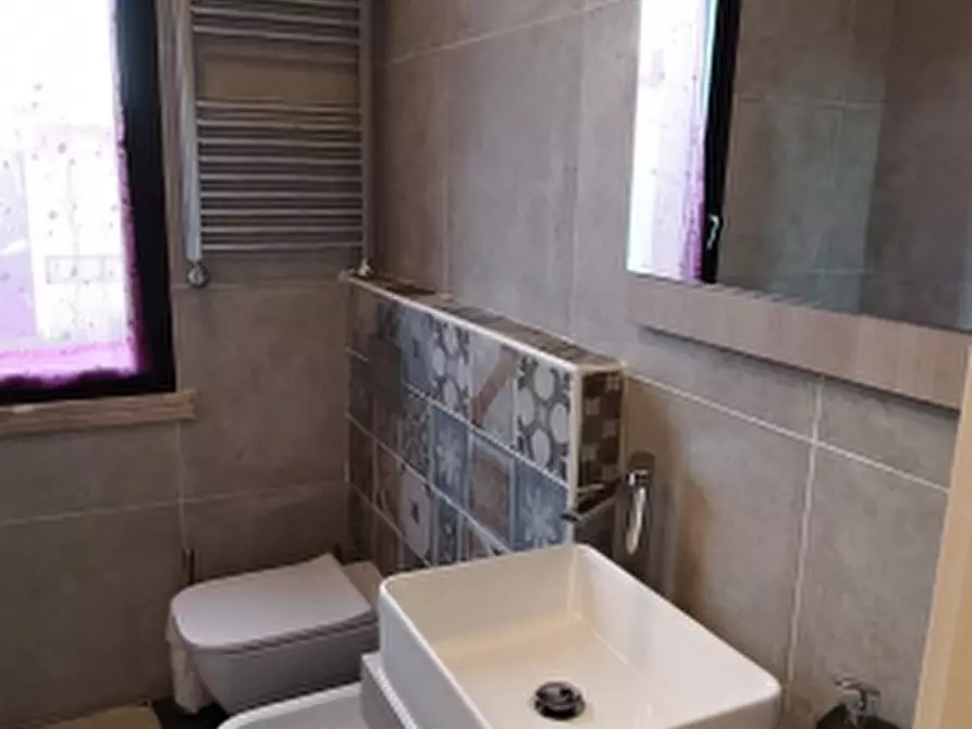 Immagine 18 di Appartamento in vendita  a Desenzano Del Garda