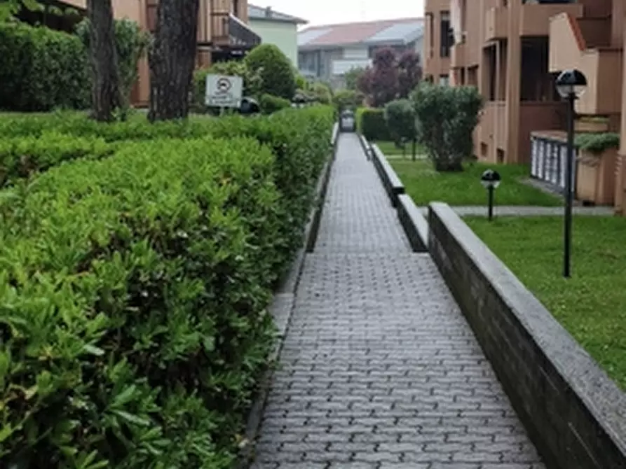 Immagine 30 di Appartamento in vendita  a Desenzano Del Garda