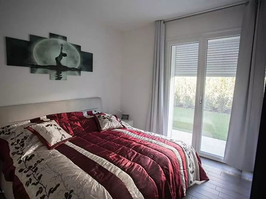 Immagine 5 di Villa in vendita  in via pozze a Lonato del Garda