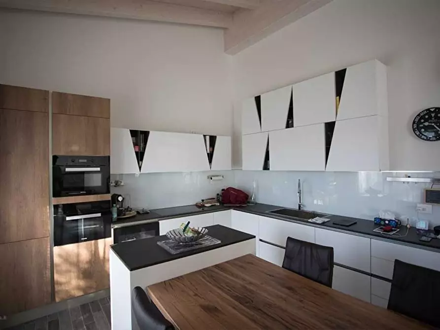 Immagine 6 di Villa in vendita  in via pozze a Lonato del Garda