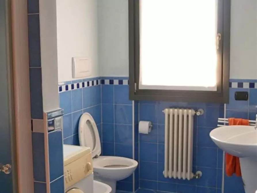 Immagine 10 di Appartamento in vendita  a Desenzano Del Garda