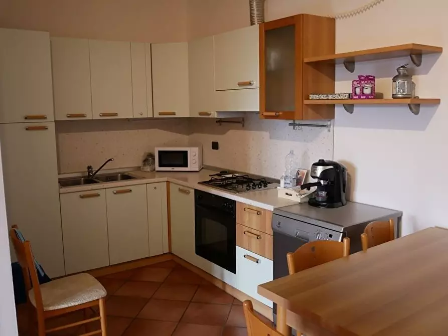 Immagine 6 di Appartamento in vendita  a Desenzano Del Garda