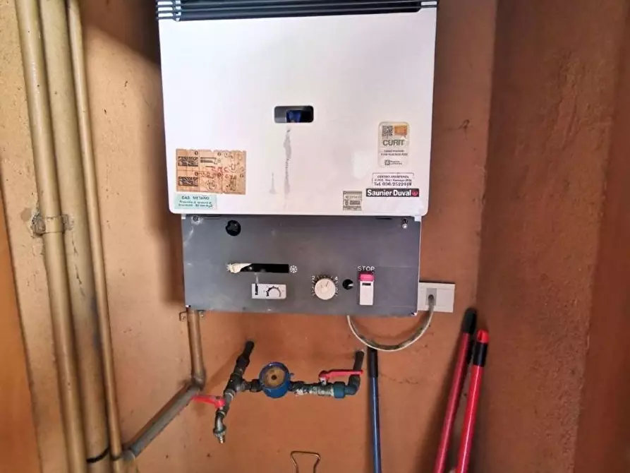 Immagine 12 di Appartamento in vendita  in Via San Zeno a Desenzano Del Garda