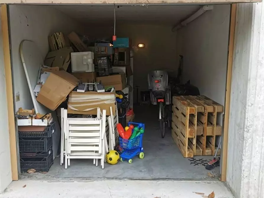 Immagine 15 di Appartamento in vendita  in Via San Zeno a Desenzano Del Garda