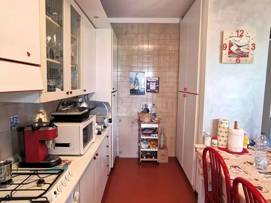 Immagine 2 di Appartamento in vendita  in Via San Zeno a Desenzano Del Garda