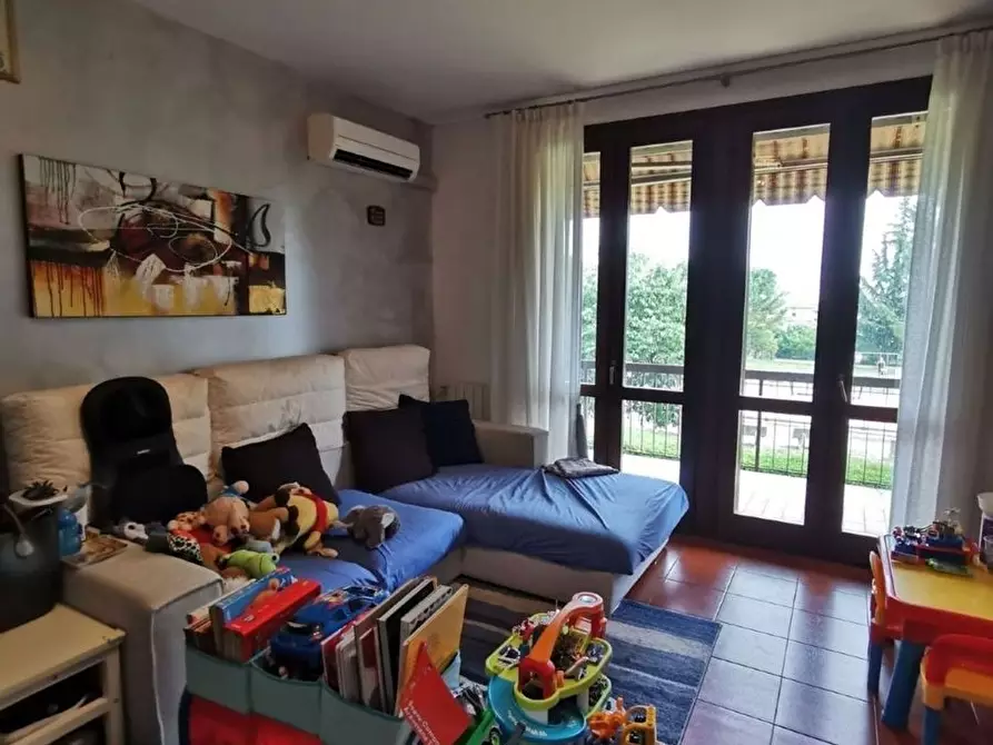 Immagine 5 di Appartamento in vendita  in Via San Zeno a Desenzano Del Garda