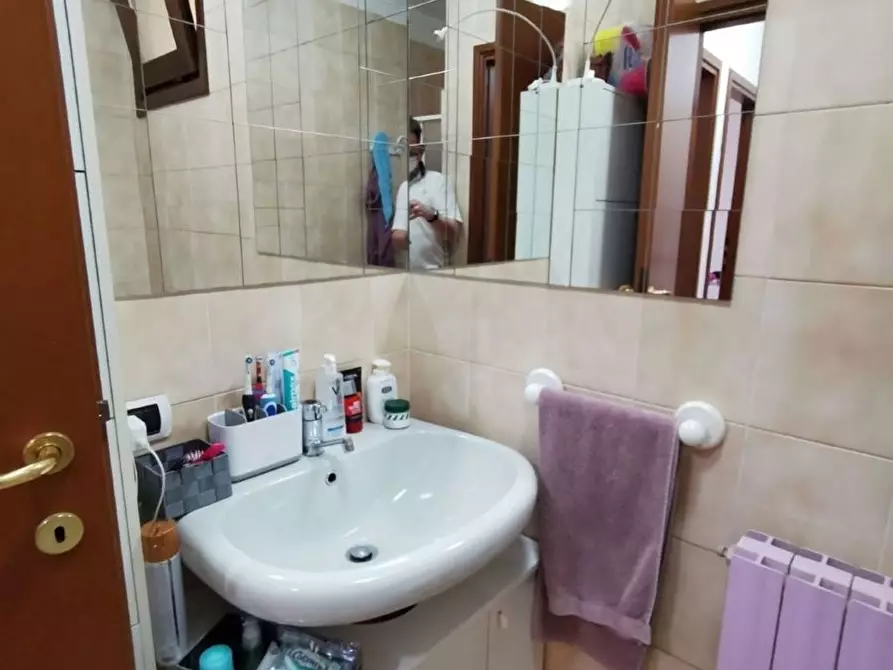 Immagine 8 di Appartamento in vendita  in Via San Zeno a Desenzano Del Garda