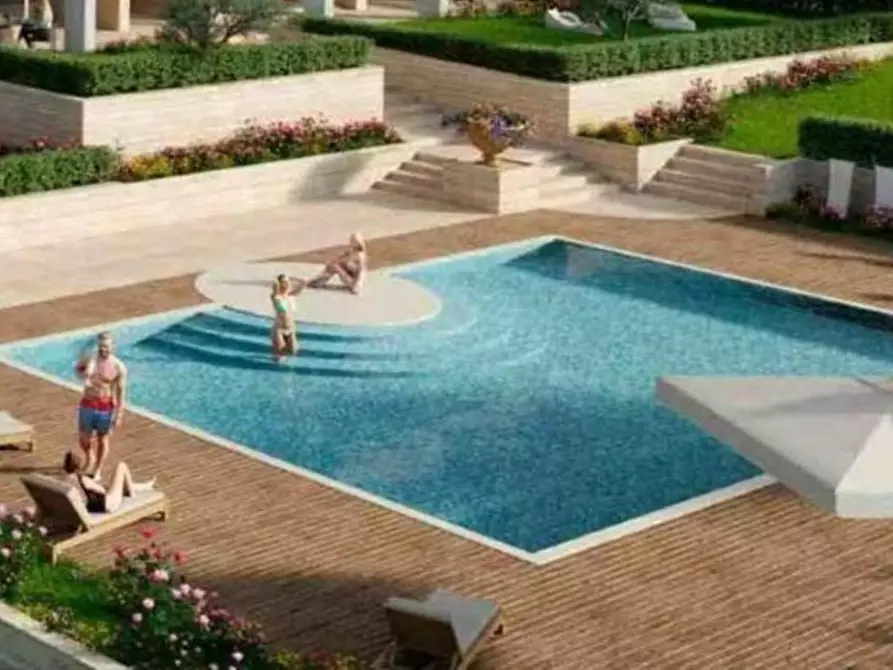 Immagine 1 di Appartamento in vendita  a Desenzano Del Garda