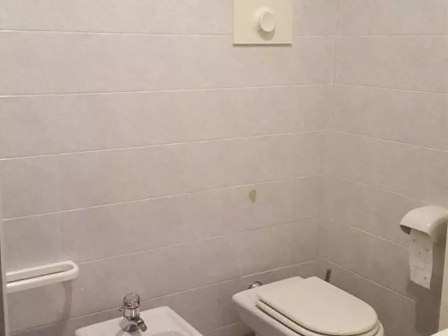 Immagine 10 di Appartamento in vendita  in Via Padre Annibale Maria di Francia a Desenzano Del Garda