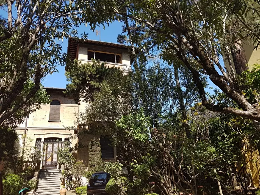 Immagine 1 di Villa in vendita  in viale Belfiore a Firenze