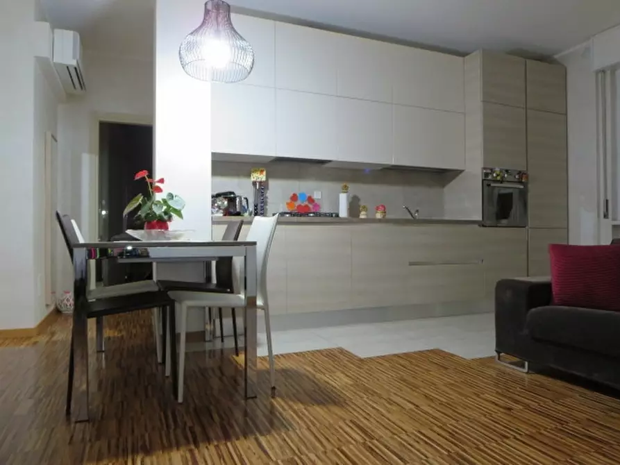 Immagine 13 di Appartamento in vendita  a Nova Milanese