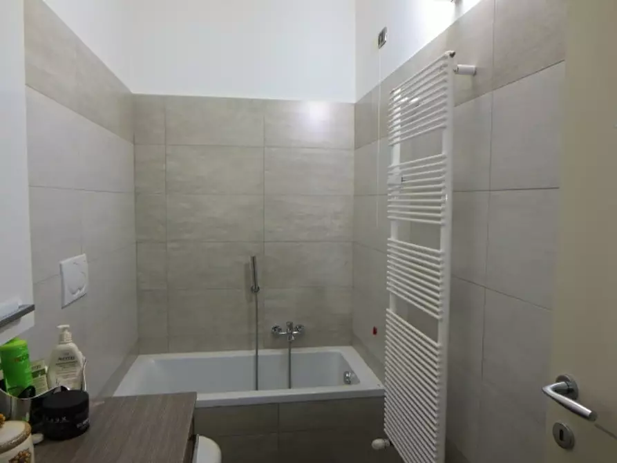 Immagine 16 di Appartamento in vendita  a Nova Milanese