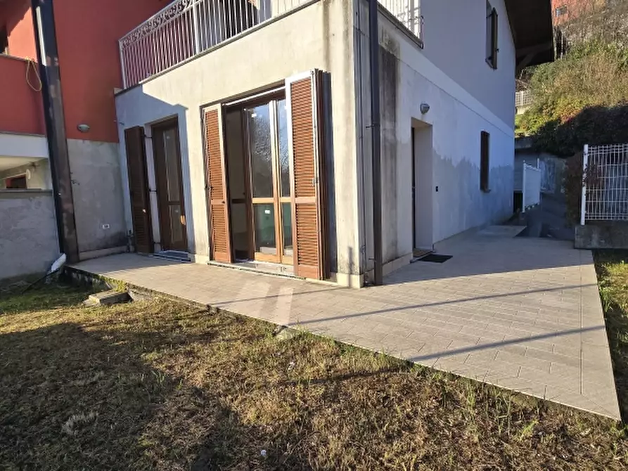 Immagine 21 di Appartamento in vendita  a Oliveto Lario