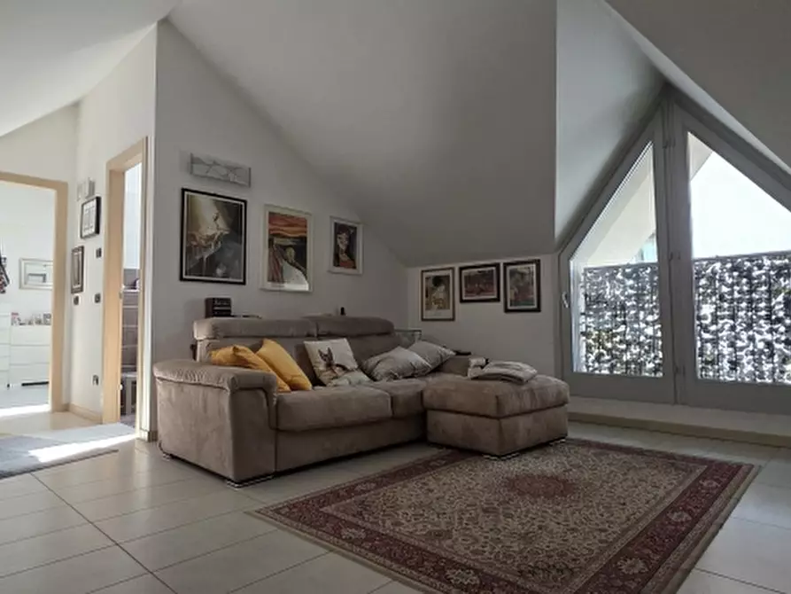 Immagine 14 di Appartamento in vendita  a Varedo