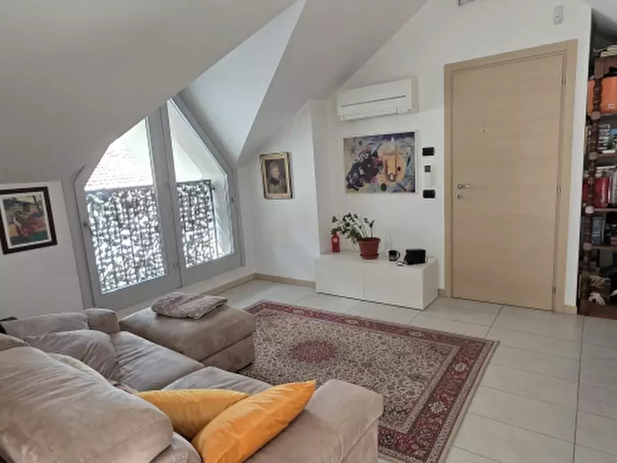 Immagine 15 di Appartamento in vendita  a Varedo