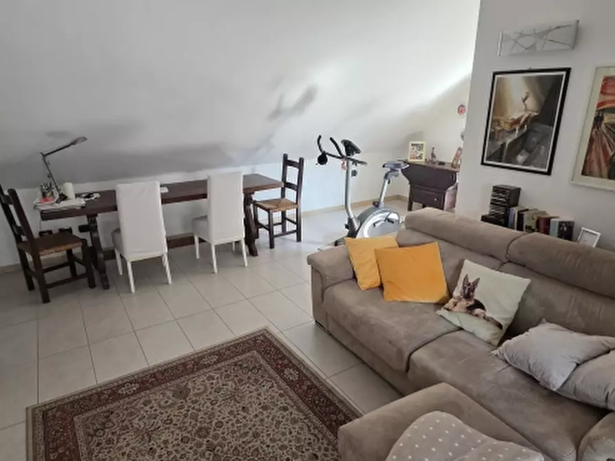 Immagine 16 di Appartamento in vendita  a Varedo