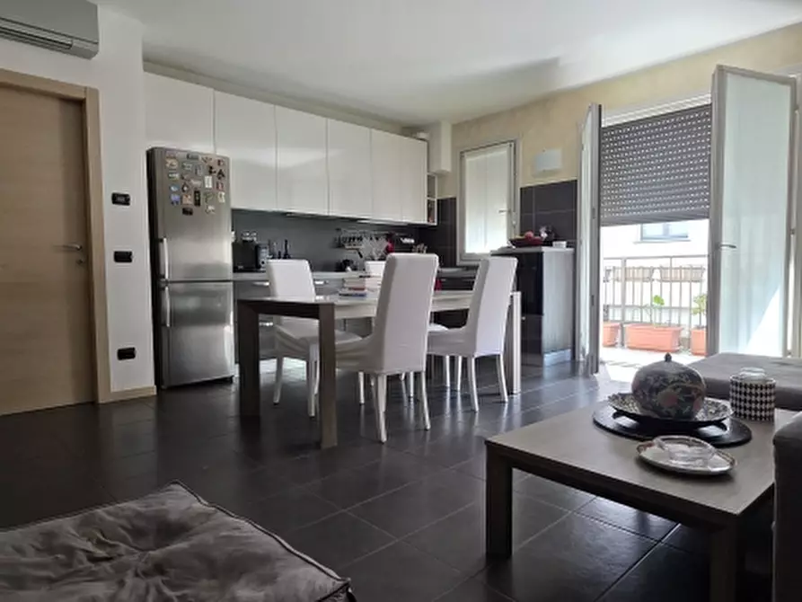 Immagine 3 di Appartamento in vendita  a Varedo