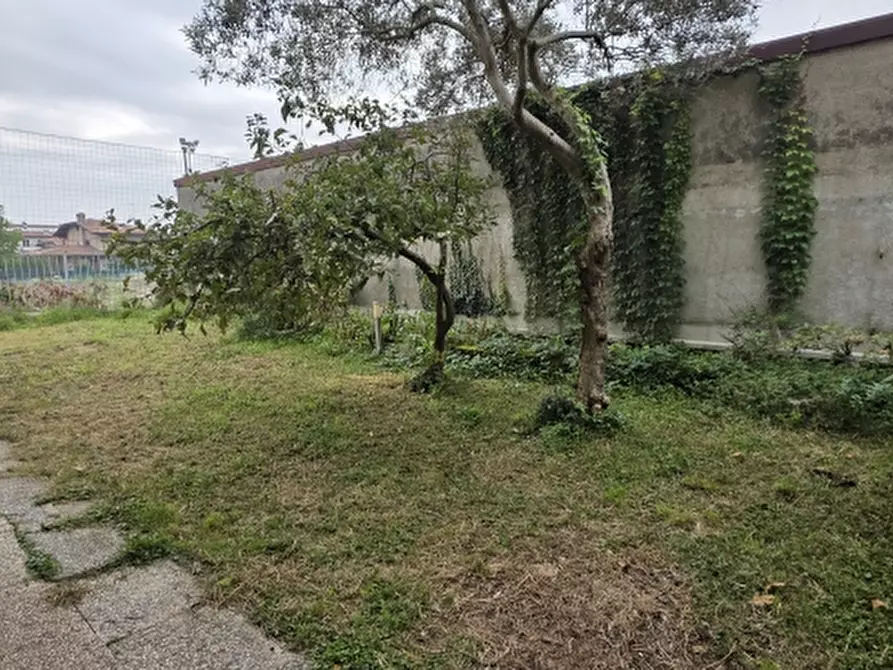 Immagine 13 di Appartamento in vendita  a Desio