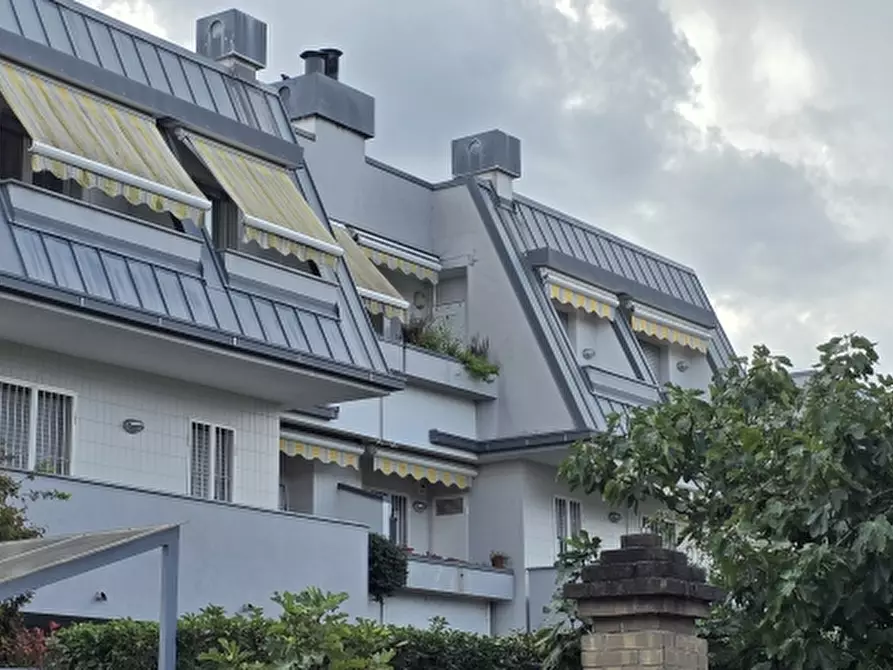 Immagine 19 di Appartamento in vendita  a Desio