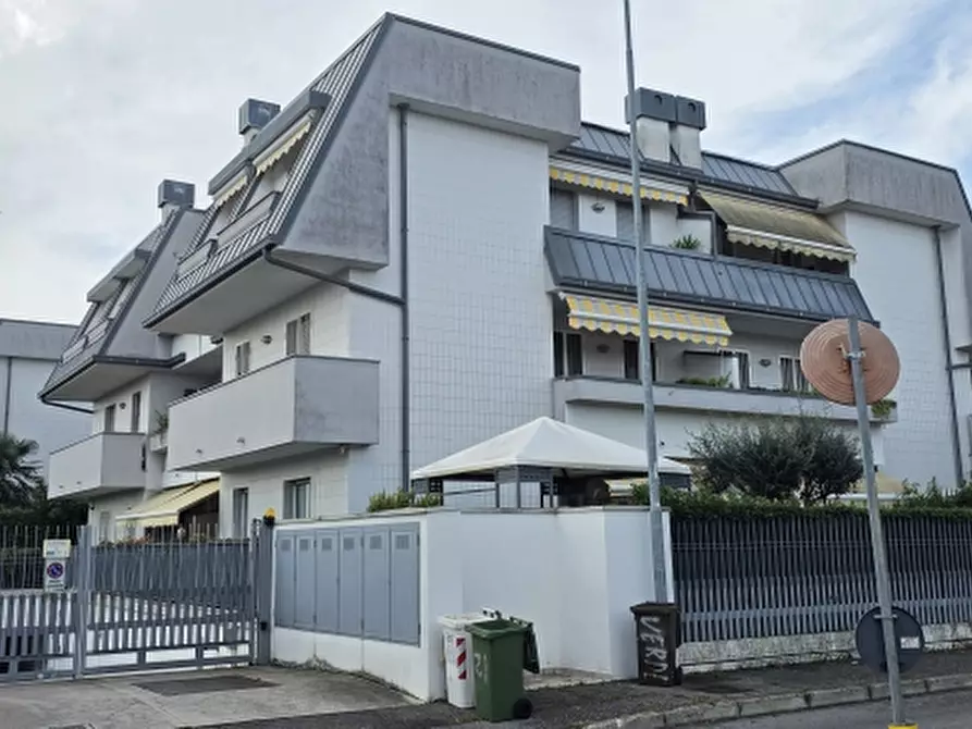 Immagine 20 di Appartamento in vendita  a Desio