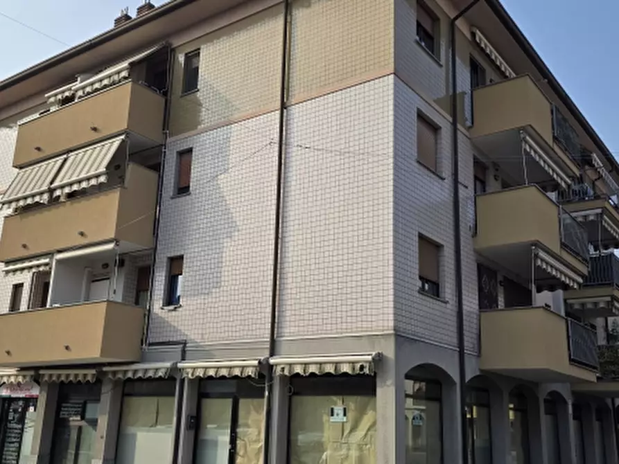 Immagine 2 di Appartamento in vendita  a Nova Milanese