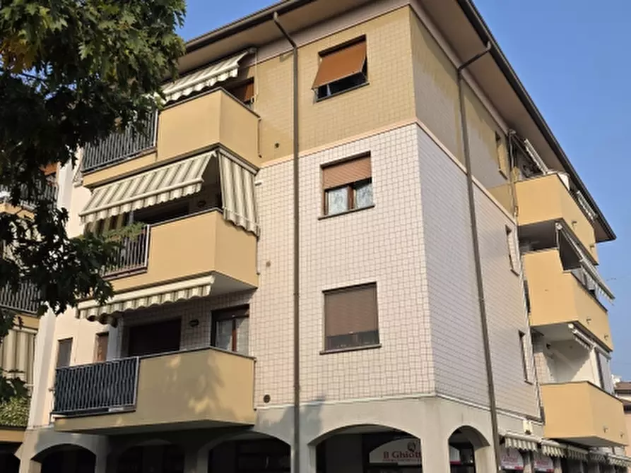 Immagine 1 di Appartamento in vendita  a Nova Milanese