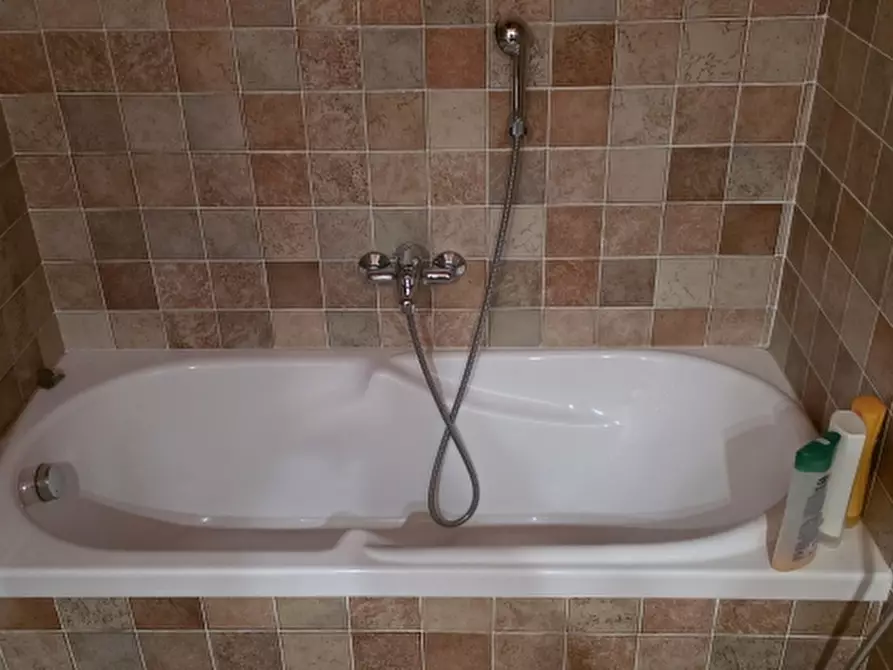 Immagine 15 di Villa in vendita  a Caglio