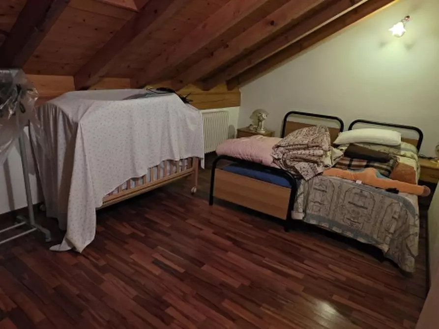 Immagine 11 di Villa in vendita  a Caglio