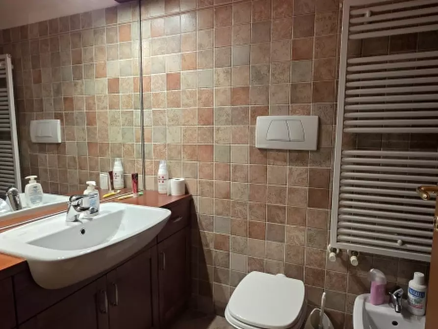 Immagine 16 di Villa in vendita  a Caglio