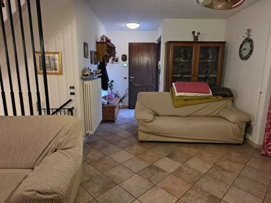 Immagine 3 di Villa in vendita  a Caglio