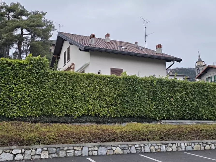 Immagine 26 di Villa in vendita  a Caglio