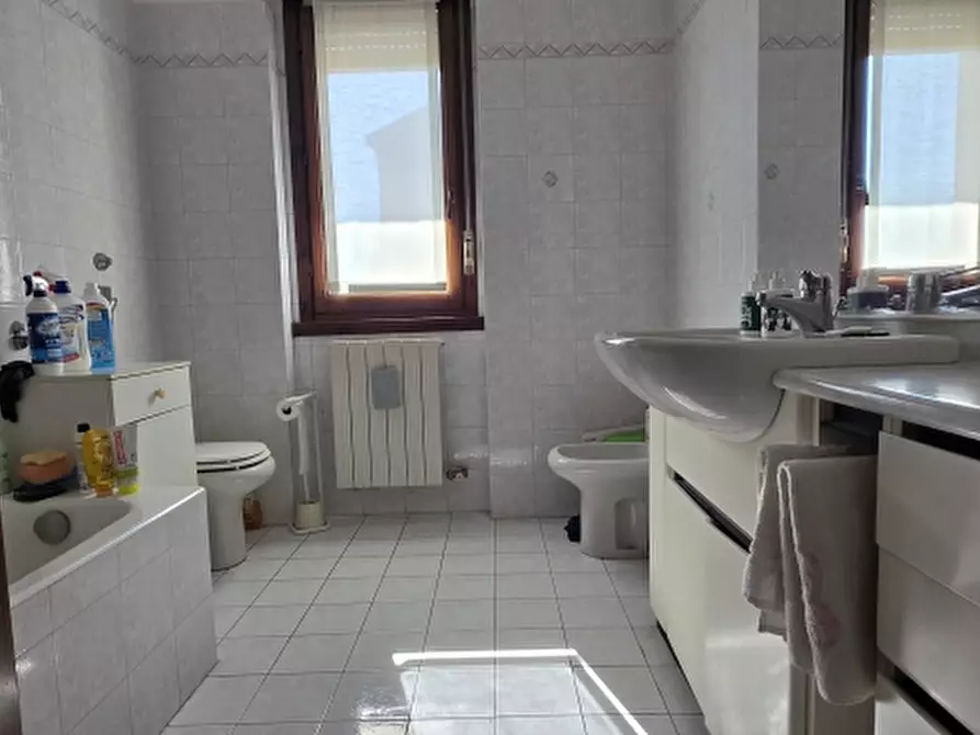 Immagine 9 di Appartamento in vendita  a Nova Milanese