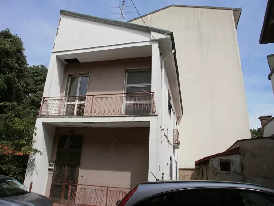 Immagine 2 di Casa indipendente in vendita  in Via Roma a Nova Milanese